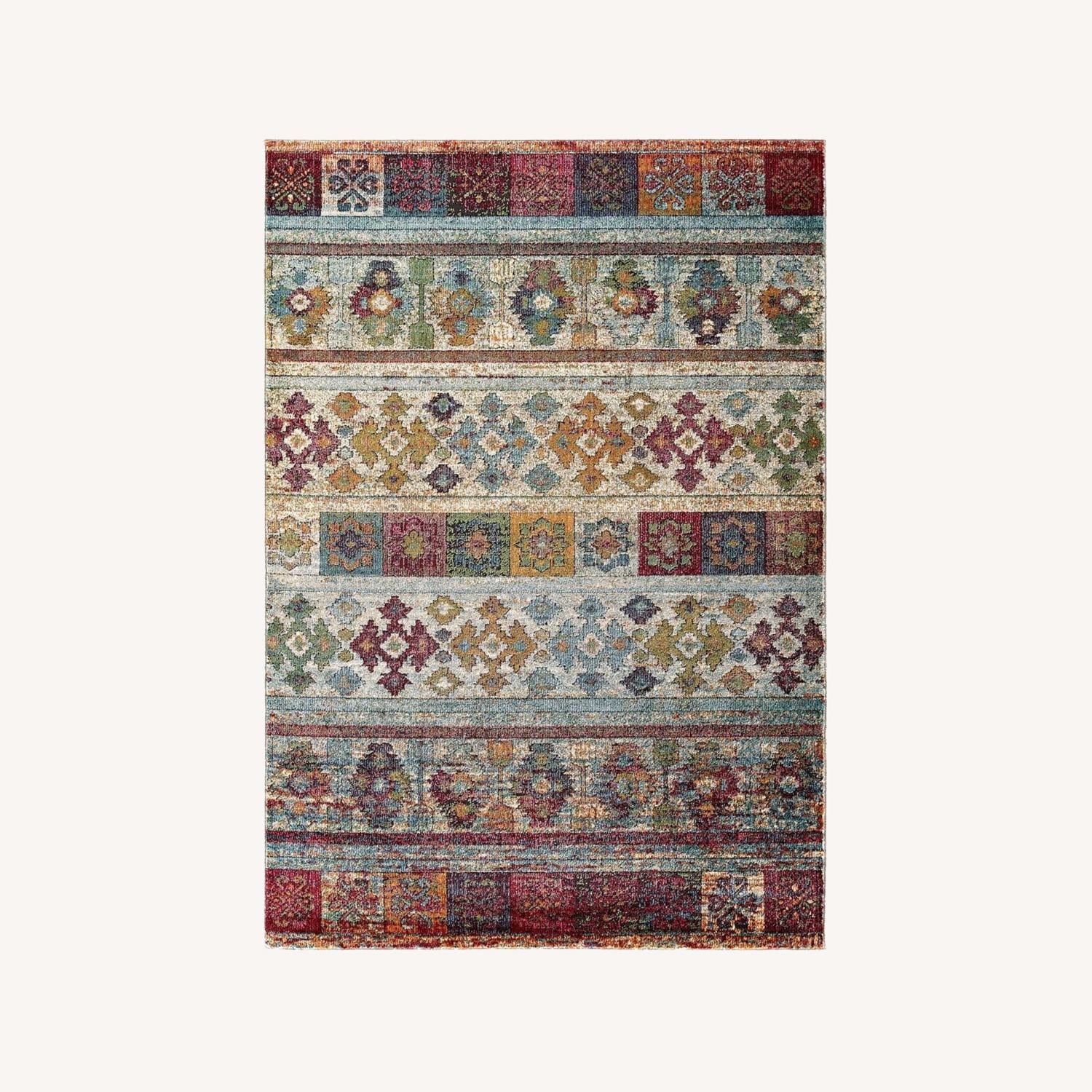 Other 5x8 Area Rug In Distressed Floral Lattice