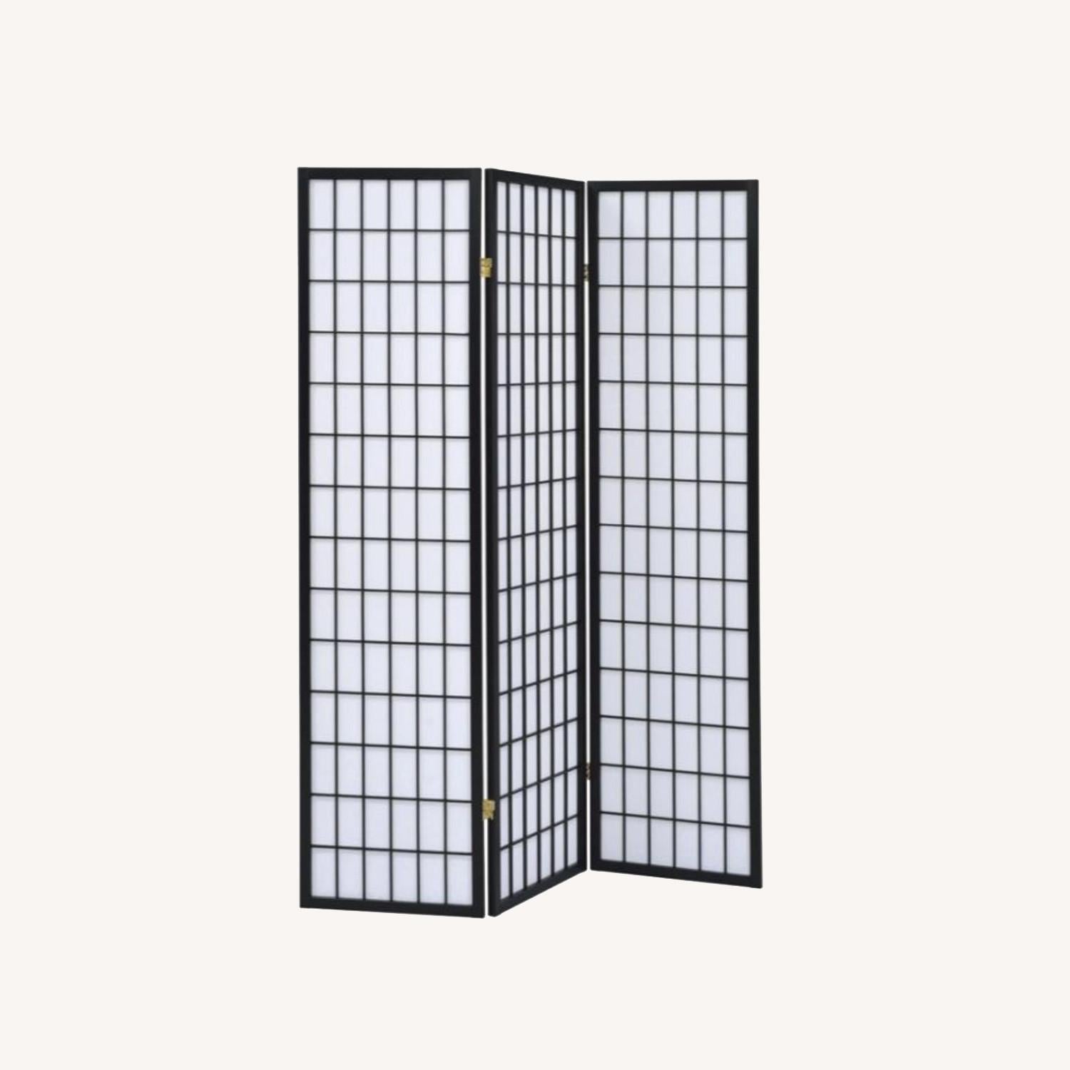 Other 3-Panel Screen In White Paper & Black Grid Design