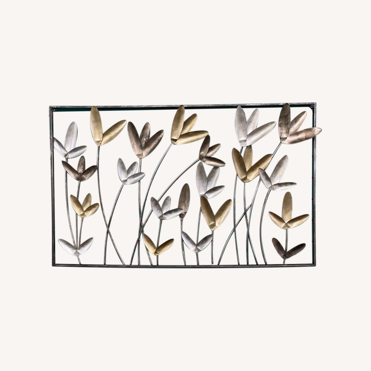  DecMode Metal Wall Flower Sculpture