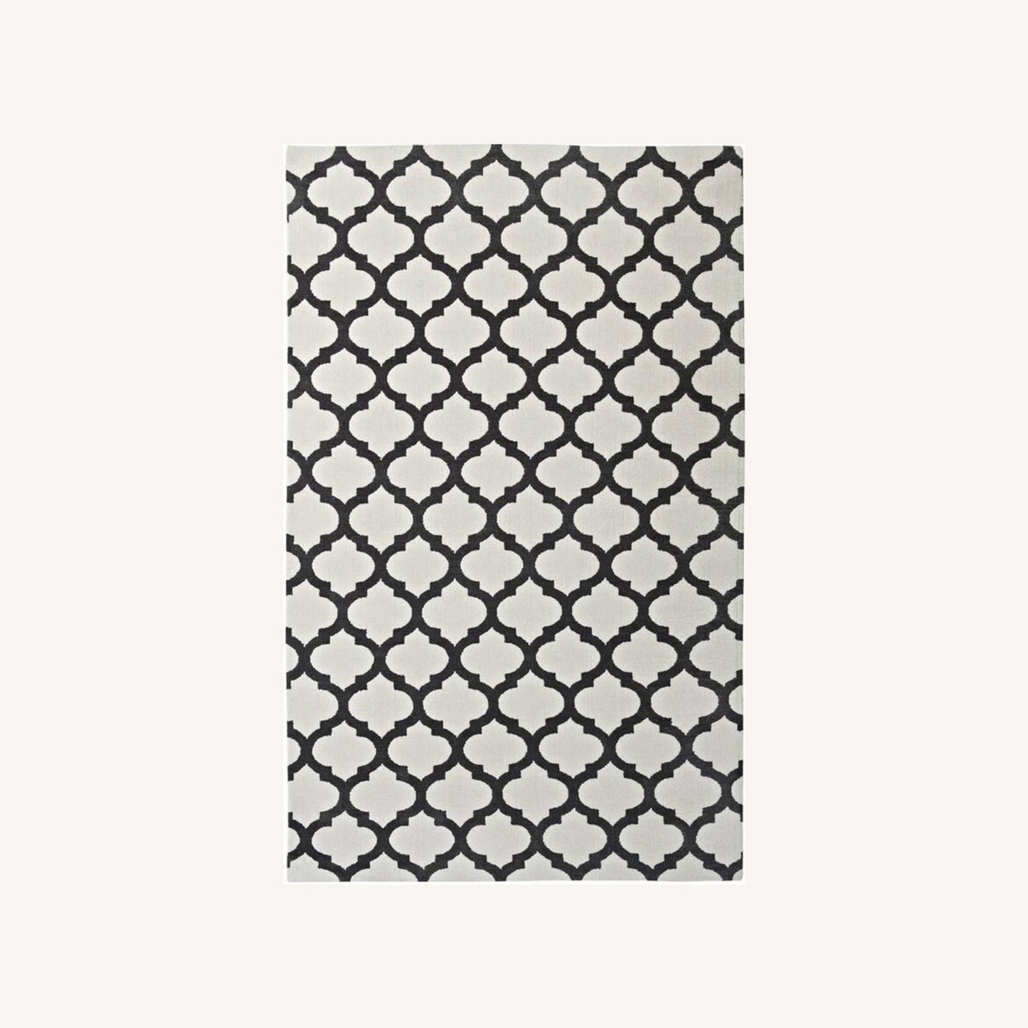 Other 5x8 Area Rug In Ivory & Charcoal Quatrefoil Finish