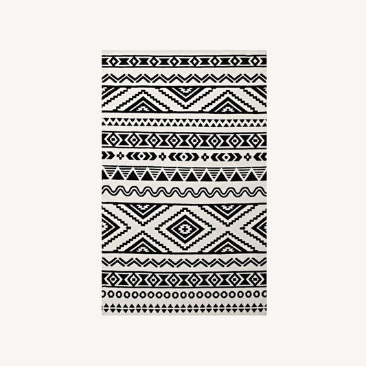 Other 5x8 Area Rug In Geometric Black & White Tribal